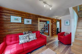 2 beautifully designed, off-the-grid homes with amazing lakefront views & access - 4
