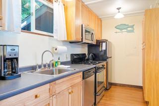Woodland Home near Long Pond w/ Spacious Living Area, Full Kitchen & Deck - 5