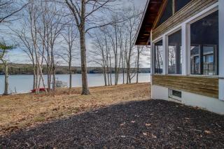 Private waterfront home with large deck & deep water dock - 4