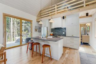 Charming New Home with Hot Tub, Spacious Deck, Gas Grill, WiFi, and Washer/Dryer - 2