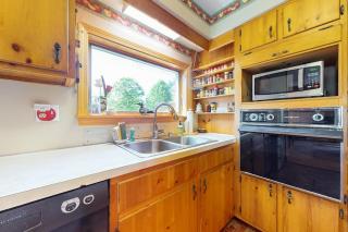 Waterfront stay with scenic deck, grill, smart TVs, shore access - dog-friendly - 1