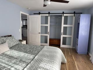 Pura Vida | A Calm Apt Escape Minutes from Camden - 6