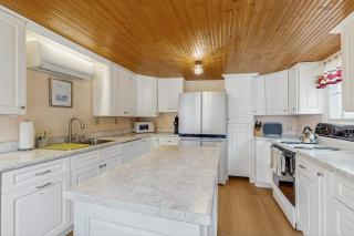Dog-friendly, bayfront home - gorgeous ocean views, private balcony & fireplace - 2