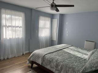 Pura Vida | A Calm Apt Escape Minutes from Camden - 5