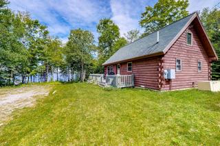 Lakefront cabin on First Roach Pond with dock, lake view & firepit- dog-friendly - 9