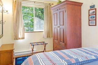 Woodland Home near Long Pond w/ Spacious Living Area, Full Kitchen & Deck - 1