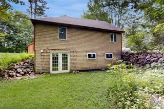 Charming Cottage with Modern Updates, BBQ Grill, and Nearby Attractions - 9