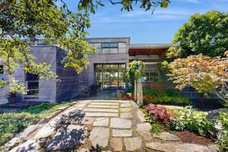 Stylish Coastal Retreat w/ Spacious Layout & Access to the St George Peninsula - 0