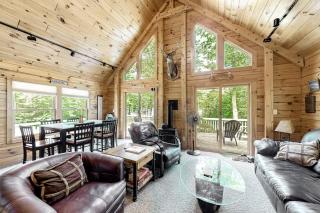 Lakefront cabin on First Roach Pond with dock, lake view & firepit- dog-friendly - 6