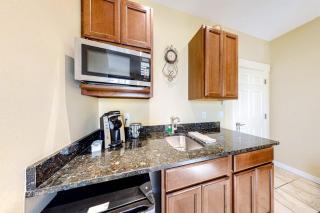 Two Neighboring Suites, Each w/ WiFi, Two TVs, and Central AC - Near Acadia - 9