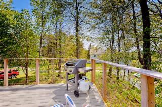 Enchanting dog-friendly ocean view home with kitchen, grill, balcony, TV, & deck - 5