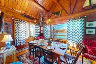 Riverfront retreat with a furnished deck, washer/dryer & fast WiFi - 5