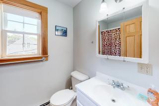 Two-story home steps from Laite Beach - stroll to the harbor, 1 dog welcome - 8
