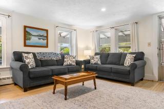 Bright, spacious getaway with full kitchen, furnished porch & WiFi - near trails - 8