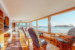 Stunning oceanfront cottage w/ private deck and Atlantic views - 4