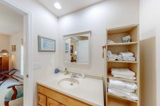 Inviting dog-friendly home with firepit & Ping-Pong - near Acadia National Park - 2
