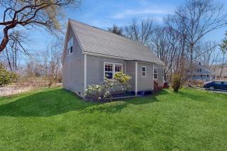 Dog-friendly home with deck, pool table, & firepit - walk to downtown Boothbay - 9