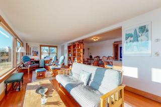 Stunning oceanfront cottage w/ private deck and Atlantic views - 6