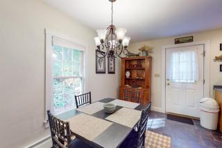 Walkable apartment with water view, washer/dryer & full kitchen - 5