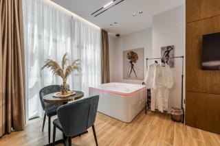 Via Mare Jacuzzi Suites by PS - 8