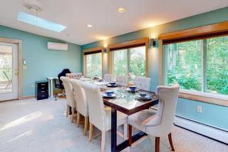 Tree-lined home with screened porch & perfect Midcoast location - 2