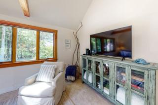 Dog-friendly beach house with WiFi, private washer/dryer, deck, beautiful views - 1