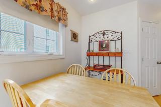 Ideally Located Home w/ Deck, WiFi & Washer/Dryer - Walk into Town & Acadia - 5