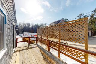 Spacious single-level duplex with fast WiFi, two full kitchens, deck, & yard - 7