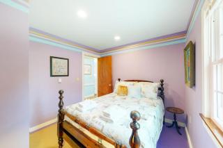 Spacious single-level duplex with fast WiFi, two full kitchens, deck, & yard - 3