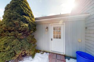 Spacious single-level duplex with fast WiFi, two full kitchens, deck, & yard - 0