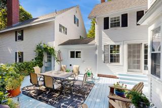 Historic home steps from the harbor with enclosed porches & gorgeous deck - 7