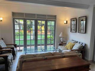 Entire Villa and Garden - 5 Beautiful Guest Units - 6