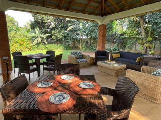 Entire Villa and Garden - 5 Beautiful Guest Units - 7
