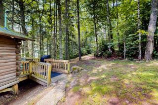 The Cottage - Peaceful 32-Acre Lakefront Getaway - Canoe, Firepit & Big Deck - 5