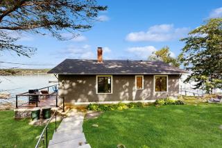 2 Waterfront Cottages in Ocean Point with Dock & Large Yard, Dog friendly - 8