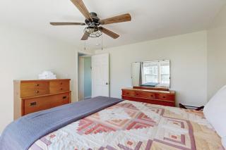 Dog-friendly home with deck, pool table, & firepit - walk to downtown Boothbay - 3
