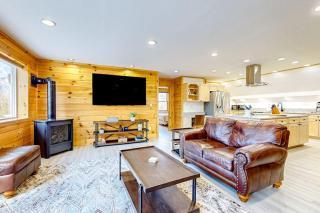 Dog-friendly apartment by Moosehead Lake with sprawling deck & firepit - 1