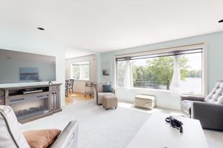 Charming Lakefront House with Outdoor Firepit, Washer/Dryer and Wifi - 5