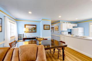 Colorful duplex home with a large yard, deck, WiFi, & ideal Midcoast location - 2