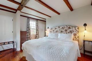 All-suite Boothbay Harbor home with deck, ocean views, and fireplaces - 1