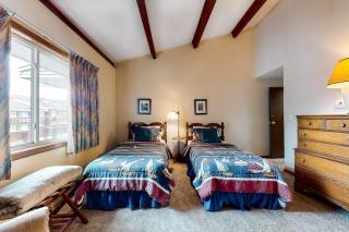 Fun-Filled Lakehouse w/Private Balcony, Free WiFi, Private W/D - Steps to Beach - 8