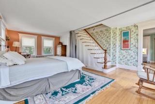 Seaside Farmhouse | Cozy Waterfront Getaway in Ten - 3
