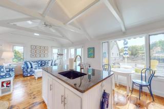 Oceanfront Cottage & Studio on Mill Cove w/ Water Views, Deck - Walk Downtown - 3