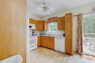 Ideally Located Home w/ Deck, WiFi & Washer/Dryer - Walk into Town & Acadia - 1