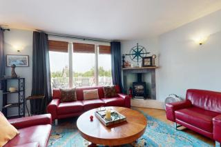 Expansive Modern Home w/ Ocean View, Gorgeous Garden & Dog-friendly - 5