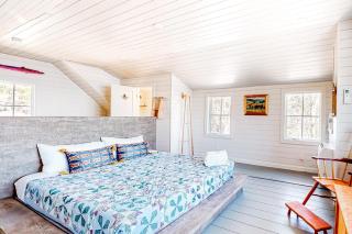Oceanfront home on 6 acres with multi-level deck & spectacular view - 3