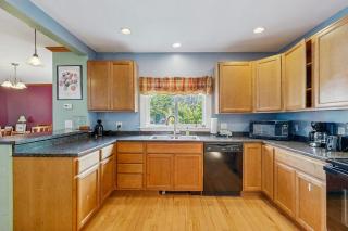 Dog-Friendly House with WiFi and Deck - Near the Water, Eateries, and Shopping - 2