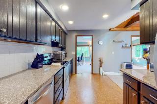 Tree-lined home with screened porch & perfect Midcoast location - 4