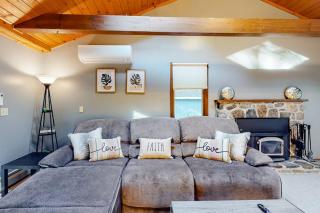 Tree-lined home with screened porch & perfect Midcoast location - 8