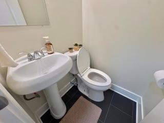 Luxury Downtown Columbus Townhouse - 4